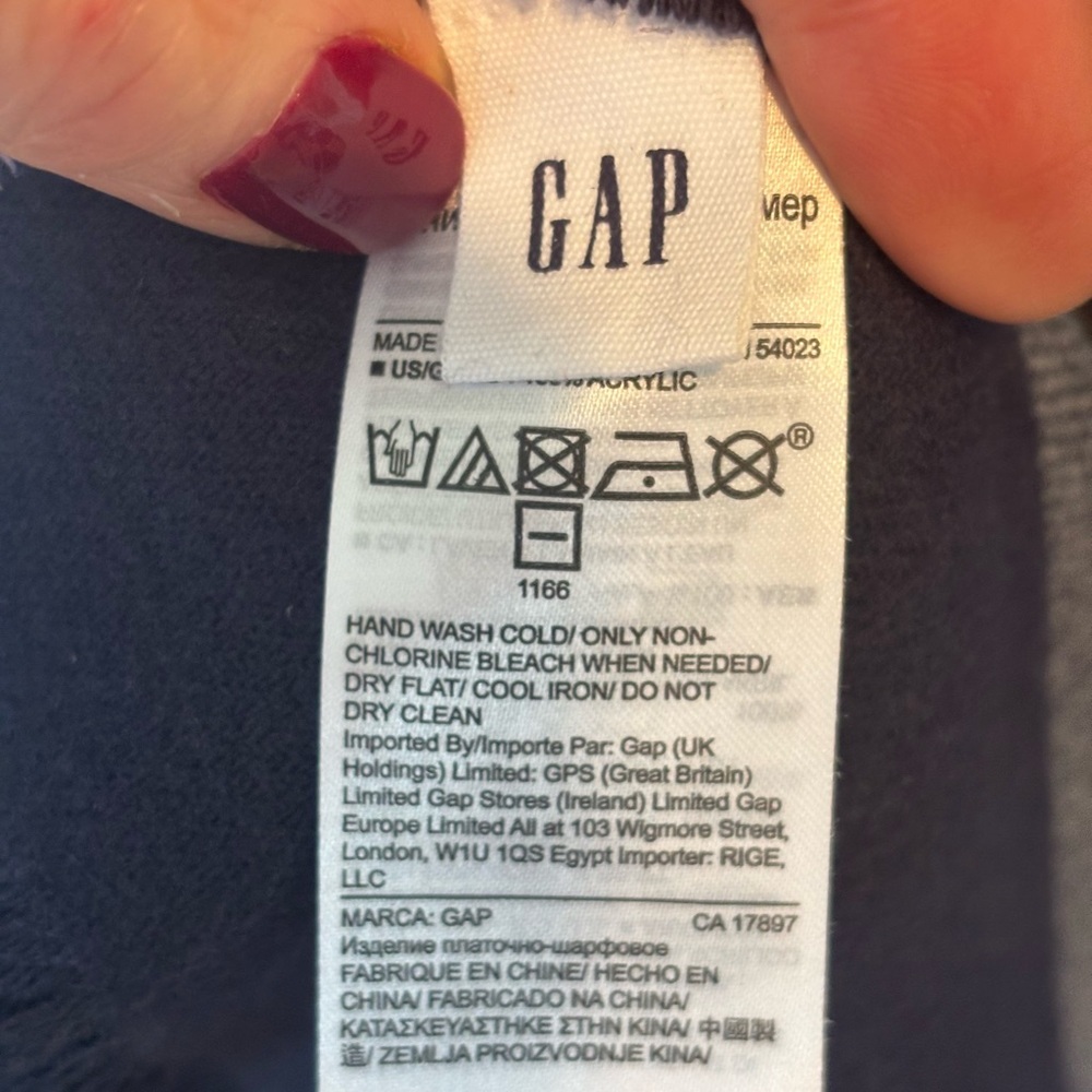 GAP Navy and Gray Striped Scarf (70 x 20”) 095 - Picture 2 of 3